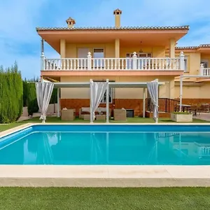https://villa-de-la-acacia.es-andalucia.com
