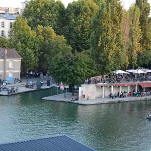 Appartement Quai De La Seine, Parijs
