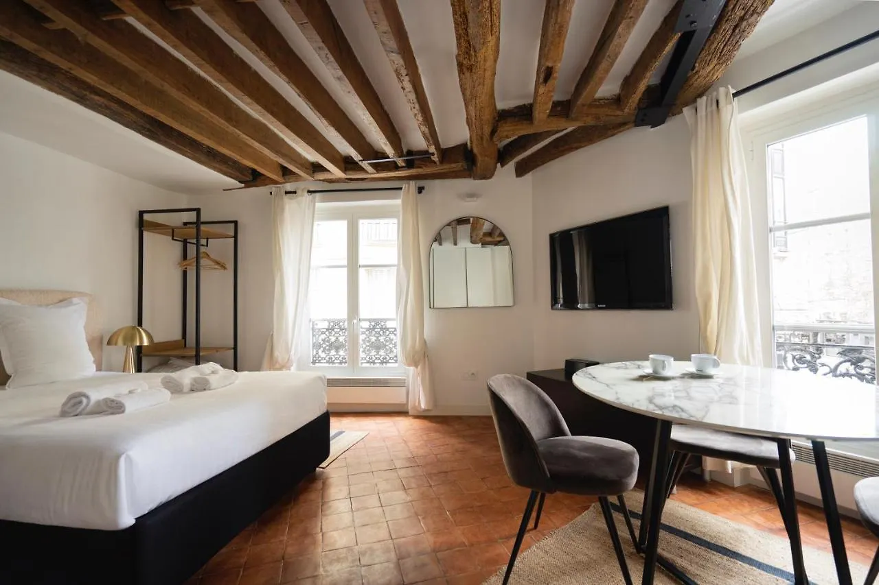 Conde Chic Studio location